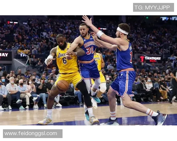 2013年湖人与篮网的对决回顾:经典时刻与球星表现的深度分析 2013年湖人与篮网的对决回顾:经典时刻与球星表现的深度分析