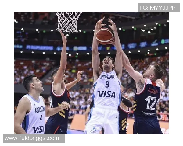 俄罗斯男篮与捷克男篮激战正酣谁能在国际赛场上笑到最后 俄罗斯男篮与捷克男篮激战正酣谁能在国际赛场上笑到最后