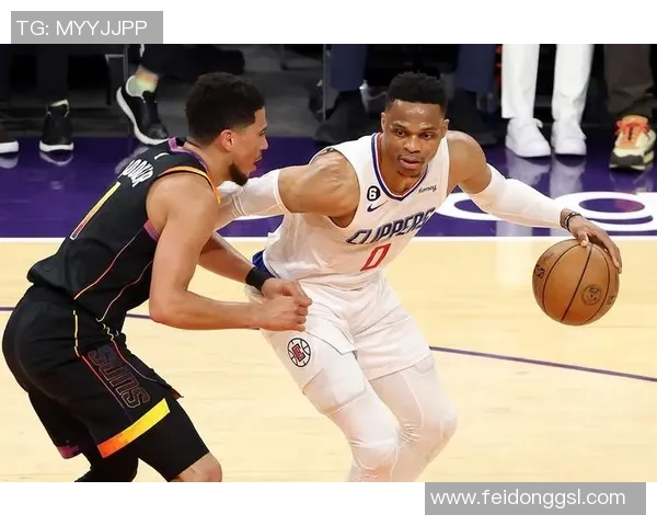 拉塞尔威斯布鲁克的篮球传奇之路与个人成长故事探秘